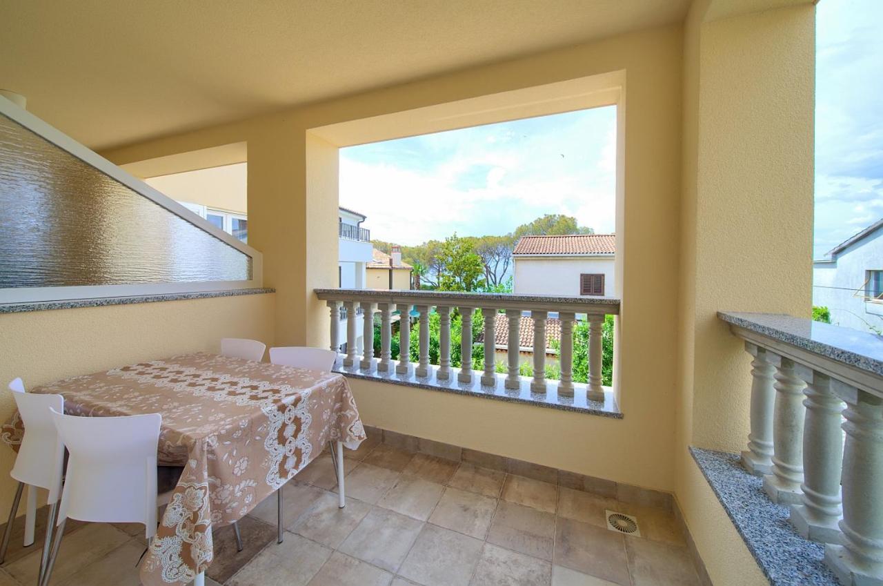 Apartmani Dal Malinska Exterior foto