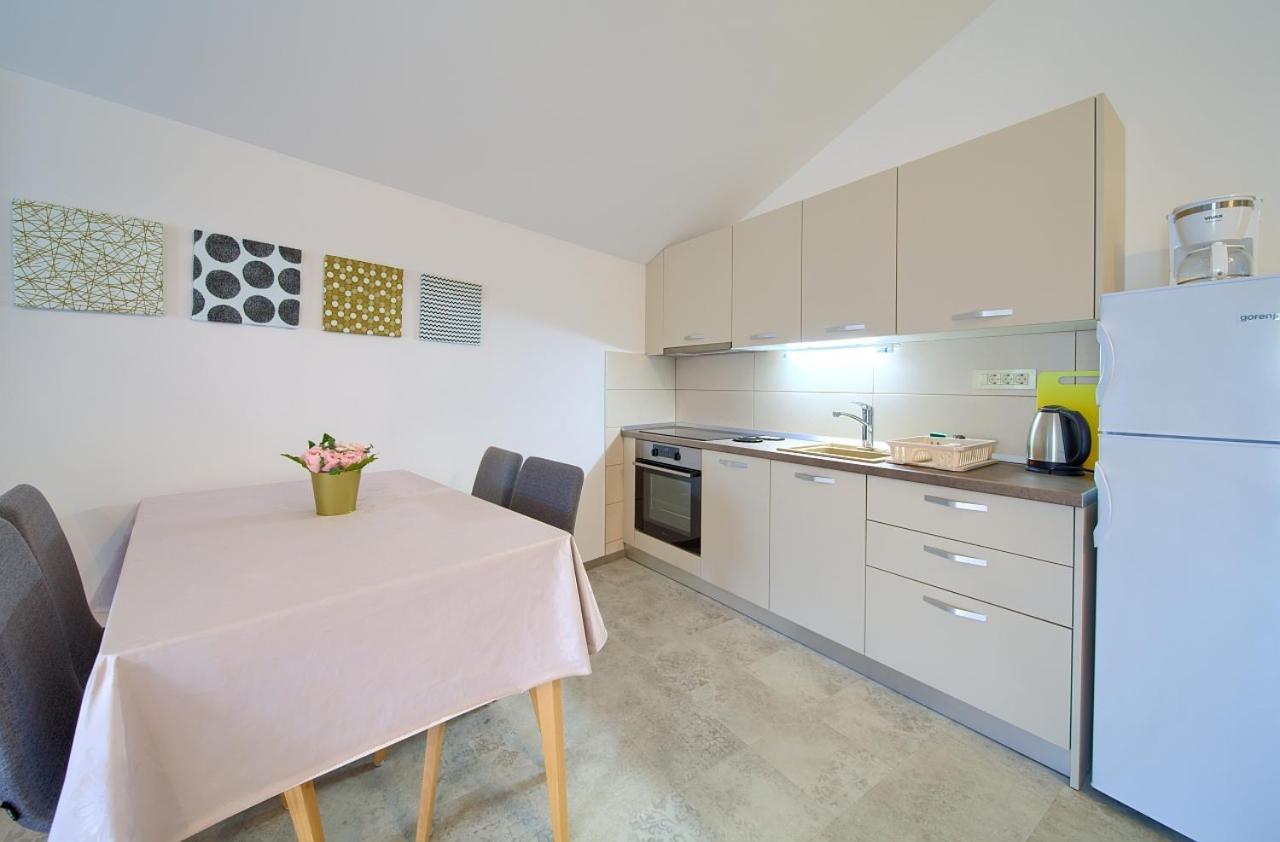 Apartmani Dal Malinska Exterior foto
